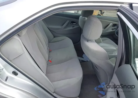 2010 Toyota Camry Le z USA, uszkodzony, nr VIN 4T1BF3EK8AU095268